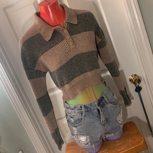 NIKKA K Freddy Tan and Green Crop Top - Picture 8 of 13